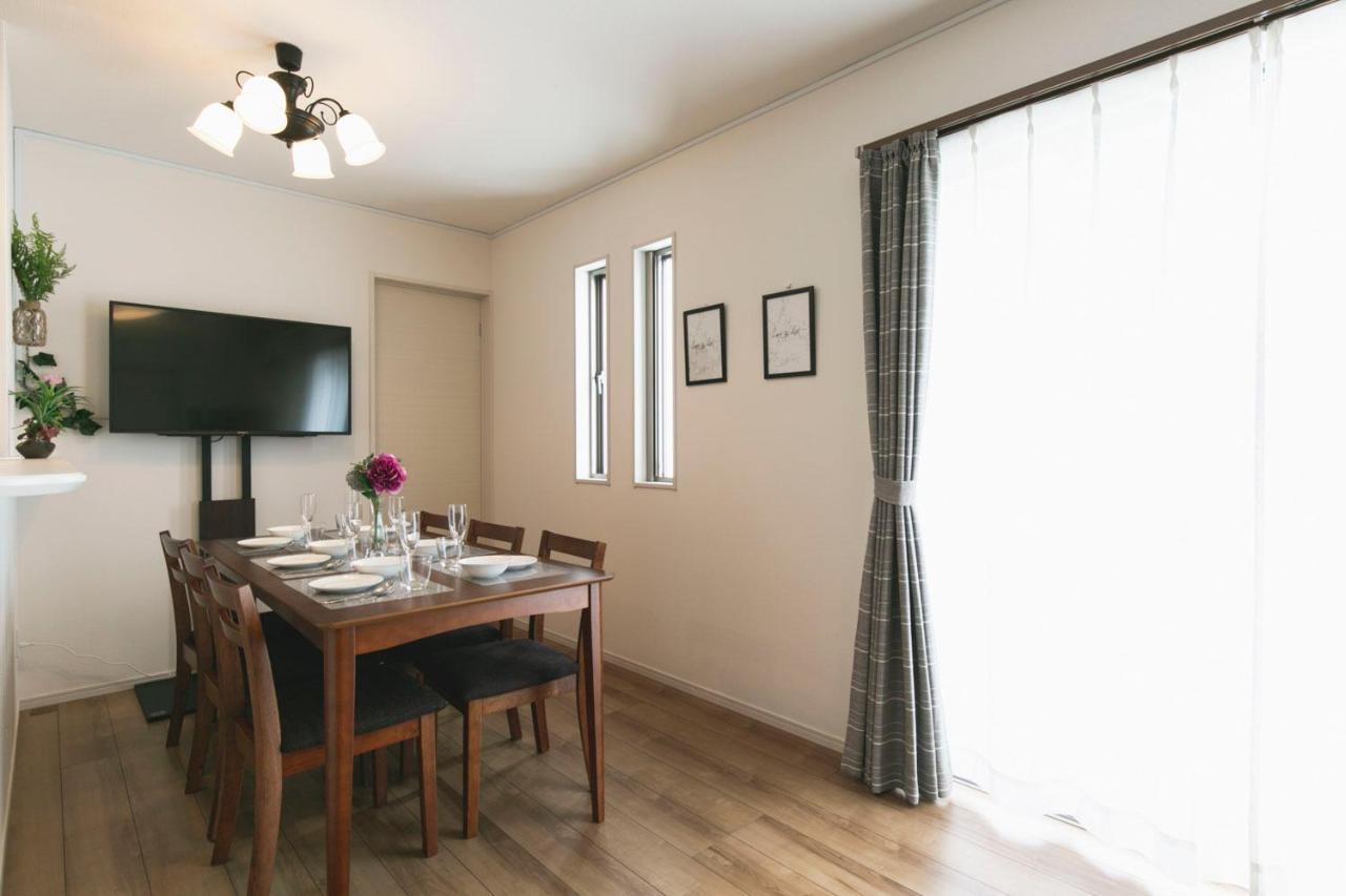 Villa 那覇空港まで10分#新築戸建#国際通りdfs近く#駐車場2台無料#Free Wifi#最大12名 Naha Esterno foto